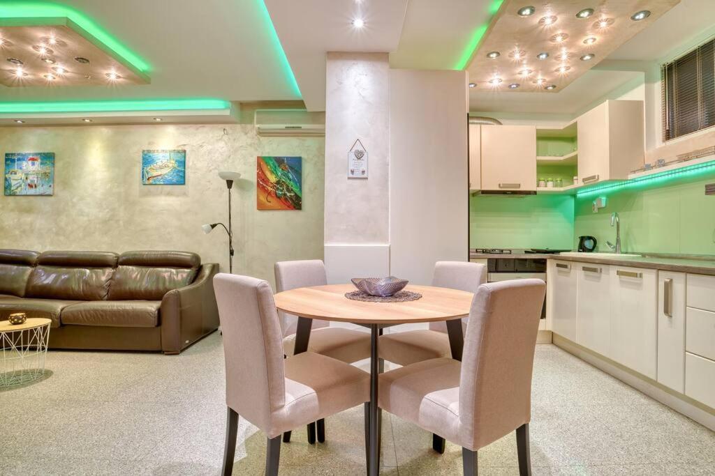 Cozy Nest Apartment- Central And Seaboard With Elevator Kotor Exterior foto